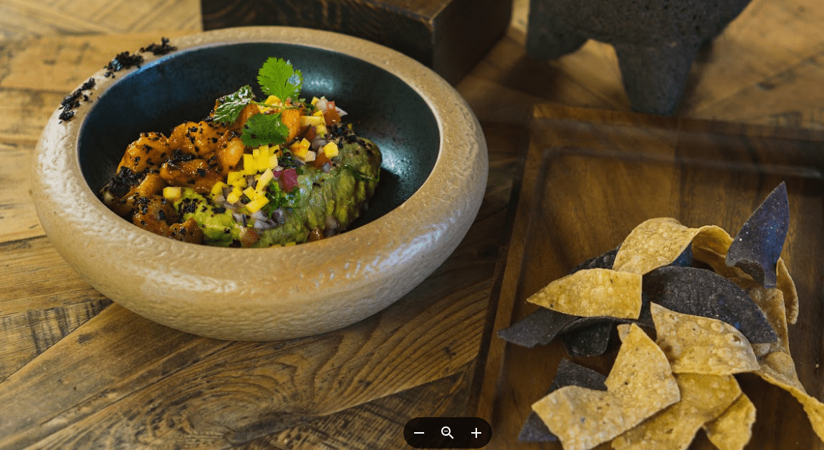 tartar de atun con acompañamiento